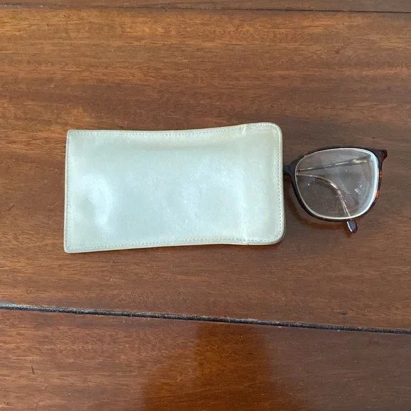 Vintage Coach Bone Leather Glass Case Rare - can be used by a man or a woman